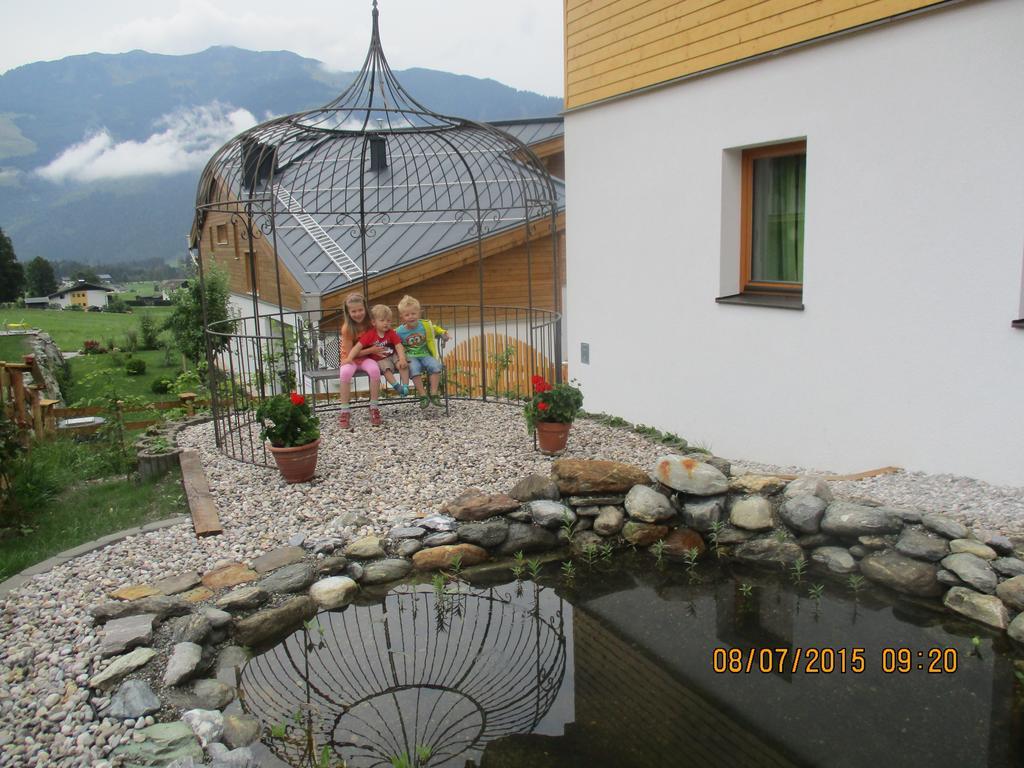Penthousewohnung Mit Garten Sauna Pool Maishofen Room photo